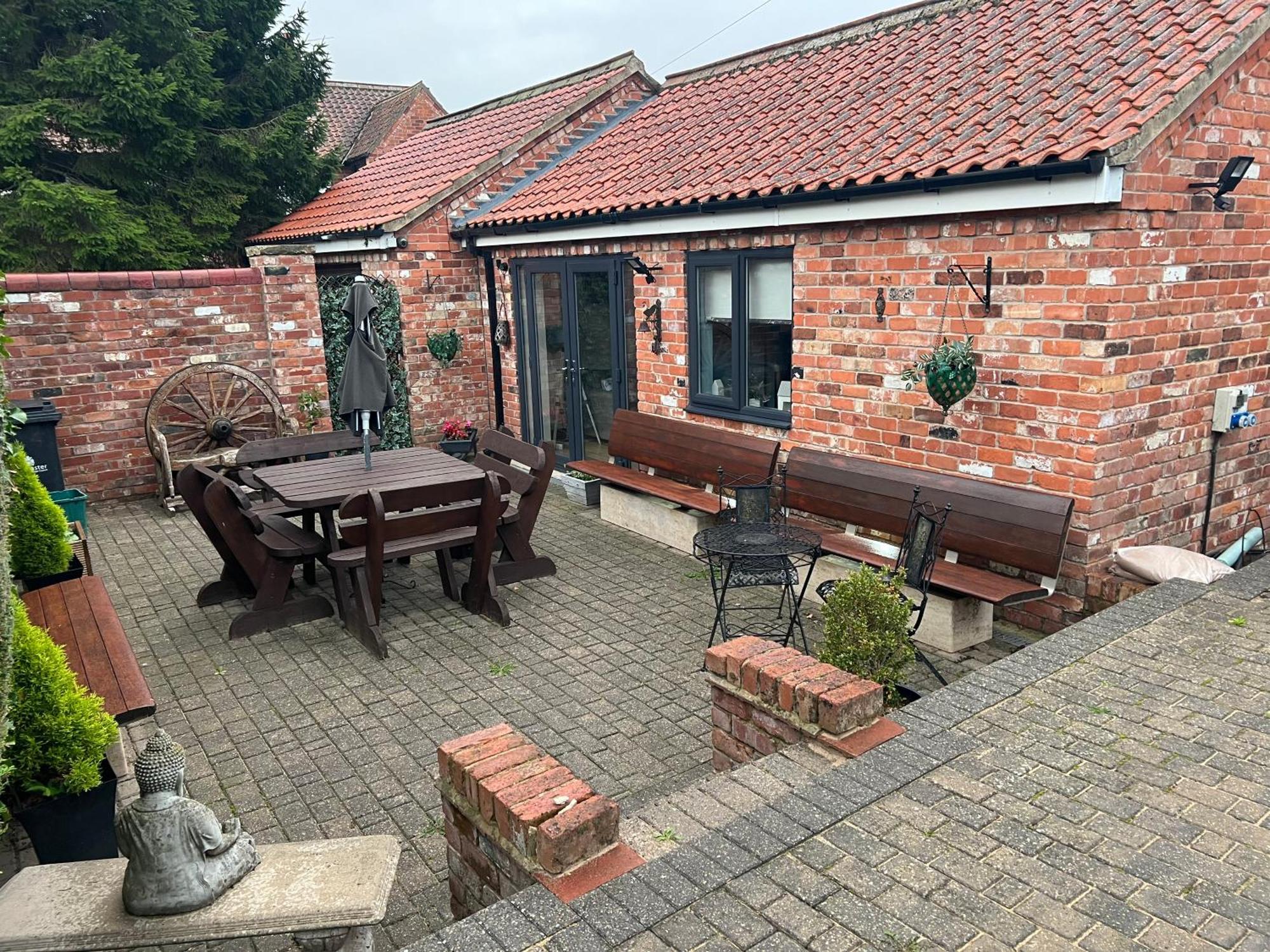 Chalet Bailiffs Annex Doncaster